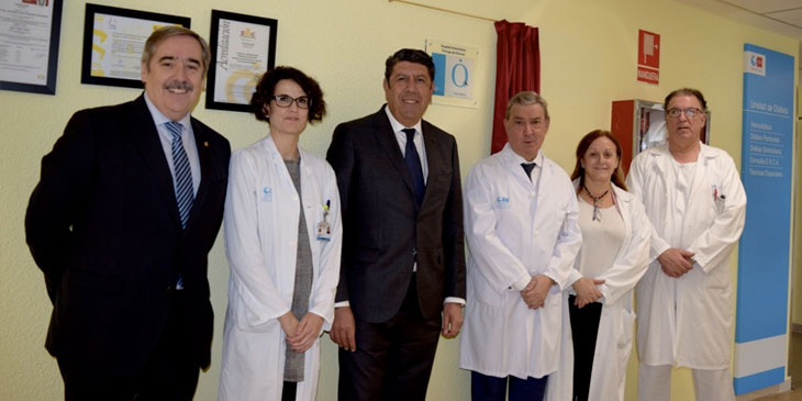 Descubrimiento de la placa de la Acreditación QH* de la Fundación IDIS en el Hospital Príncipe de Asturias de Alcalá de Henares